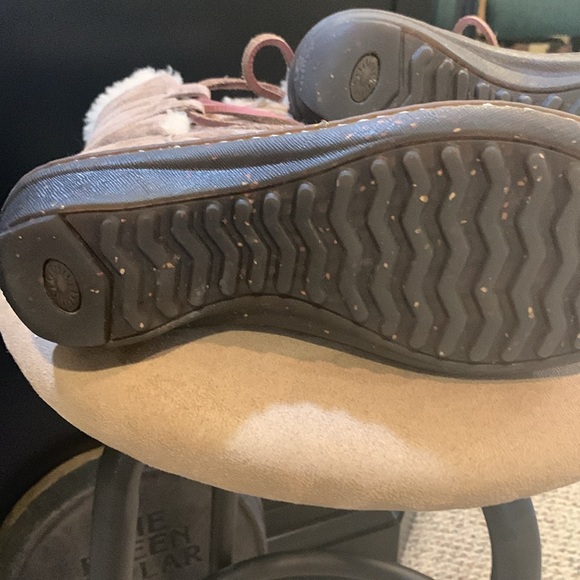 NWOT UGG winter ankle boots - Picture 4 of 6